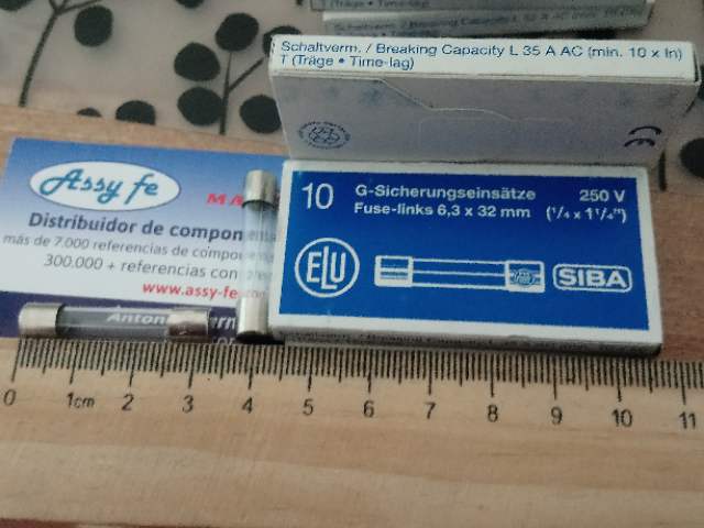 FUSE-3,15A-250V-CYLINDRICAL-TYPE-189-100