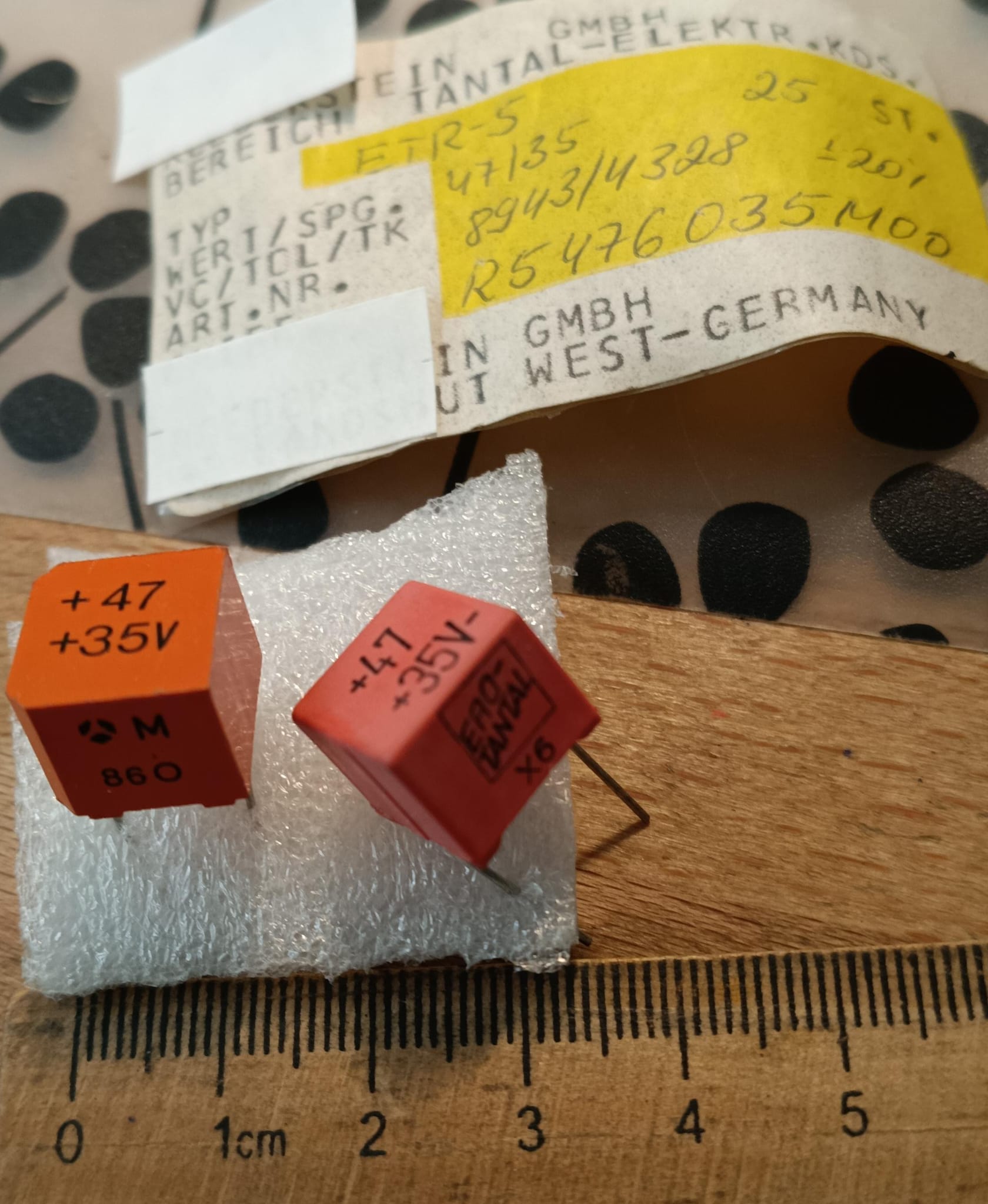 47uF-35V