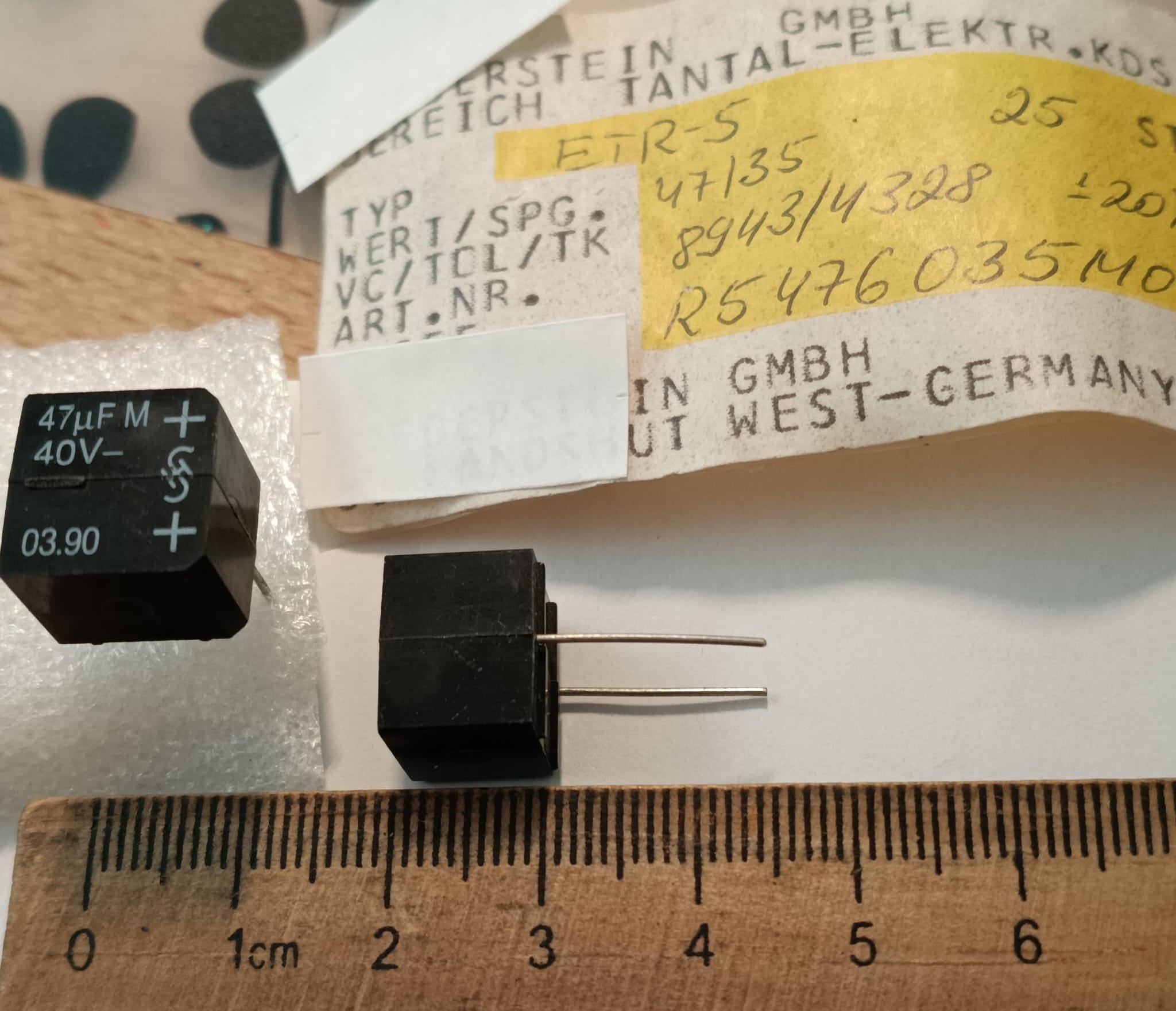 47uF-40V
